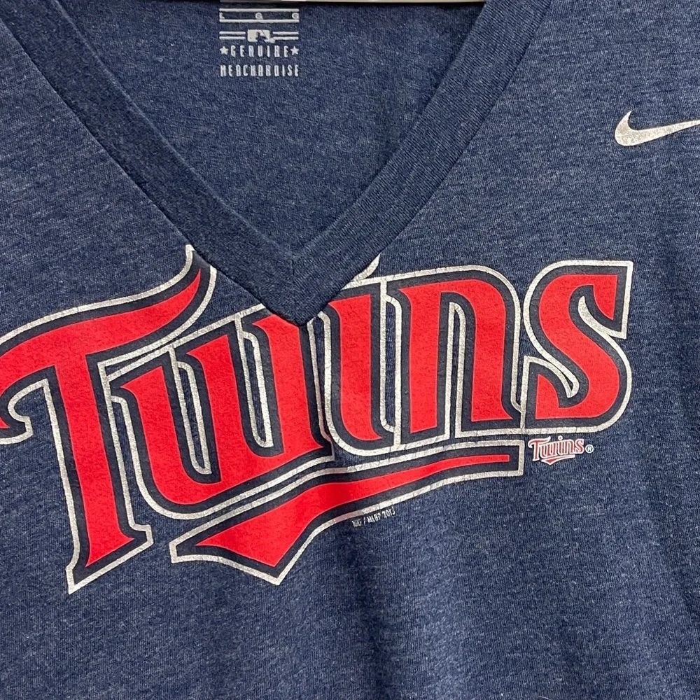 Nike‎ Twins V-Neck Tee Size Large